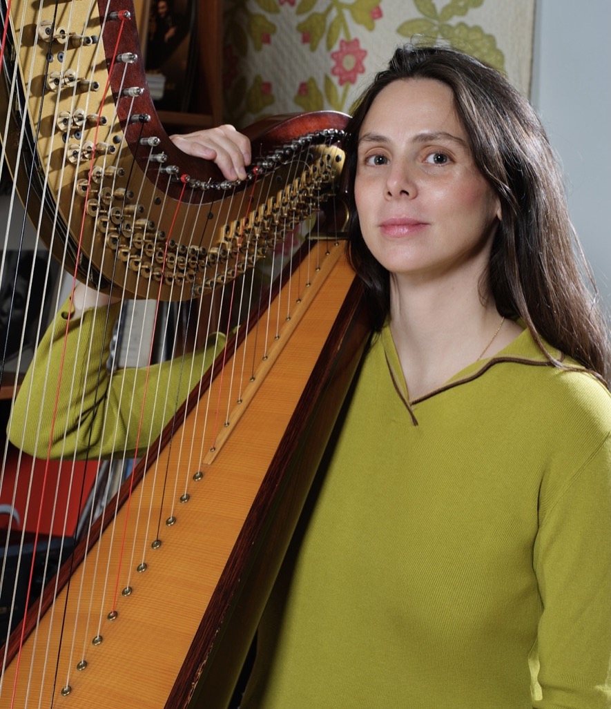 Esther Sibiude - Professional Harpist